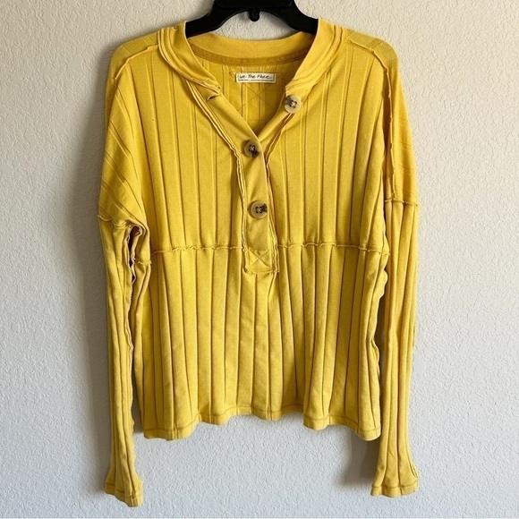 We The Free- Free People In The Mix Raw Edge Washed Henley Yellow XS - Picture 2 of 9